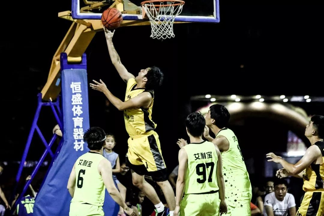 义乌vs东阳篮球直播视频,两座县城的热血对决,谁才是浙中篮坛霸主? 义乌vs东阳篮球直播视频,两座县城的热血对决,谁才是浙中篮坛霸主?